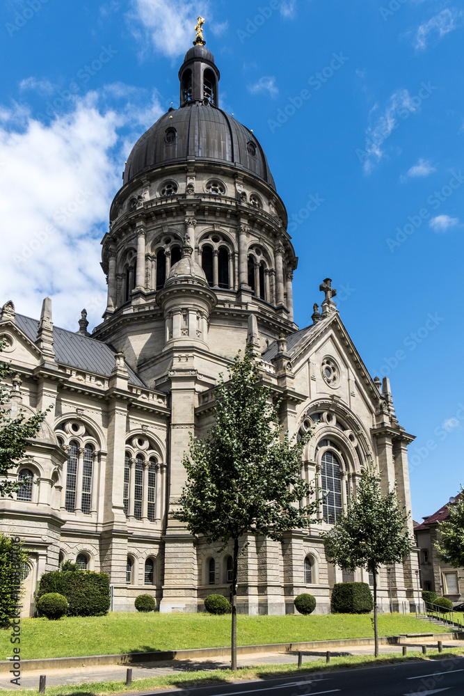 Fototapeta premium Dome of The Old Historic Christuskirche Church in Mainz
