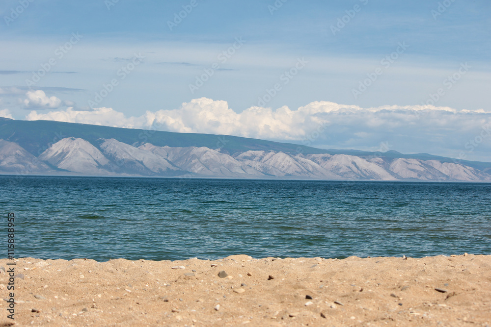 Сарайский пляж на острове Ольхон, озеро Байкал, Россия