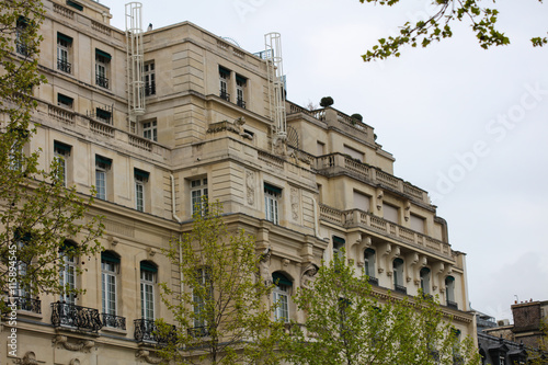 Paris windows