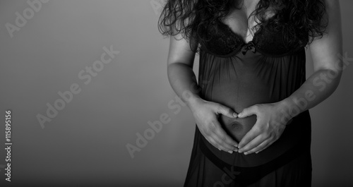 Schwanger - Babybauch - Schwangerschaft photo