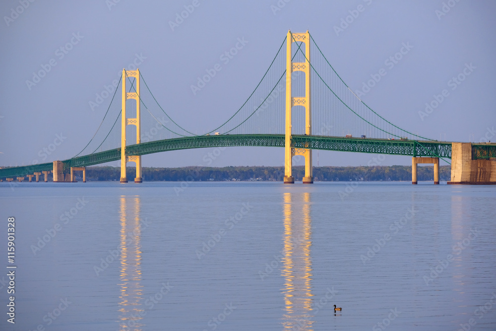 Obraz premium Mackinac suspension bridge
