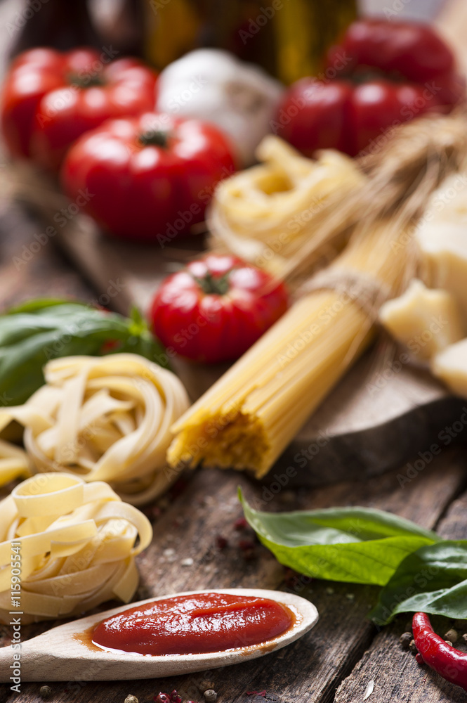 Fototapeta premium Pasta with tomatoes and other ingredients
