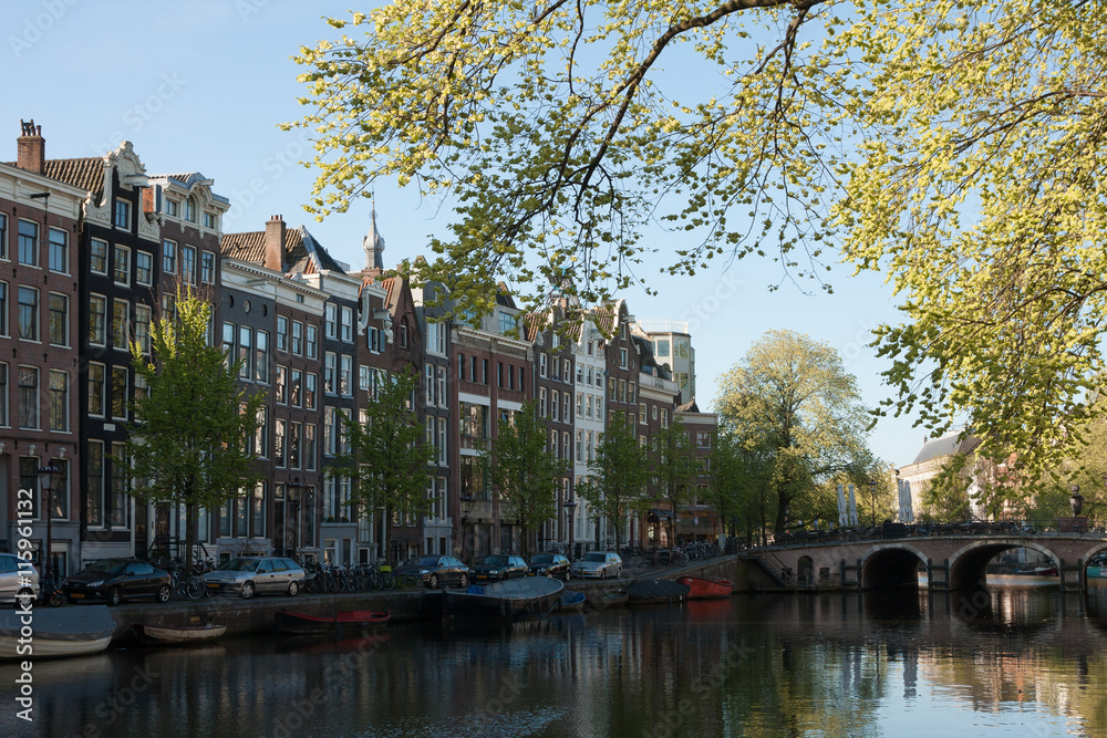 Улицы Амстердама весной