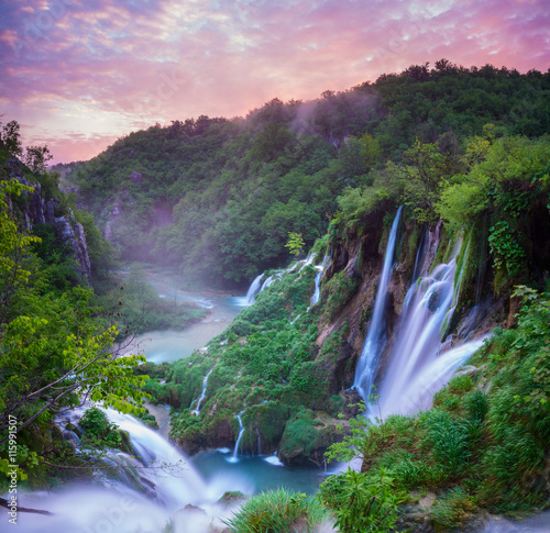 Fototapeta Naklejka Na Ścianę i Meble -  Plitvice waterfalls at sunrise