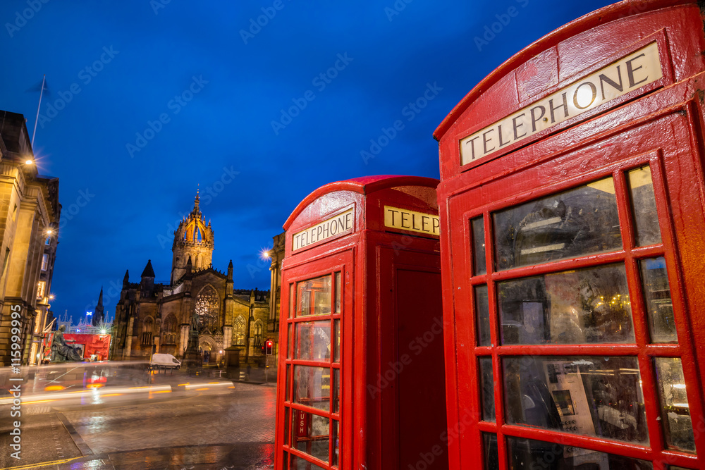 Street view of the historic Royal Mile, Edinburgh Street view of the historic Royal Mile, Edinburgh