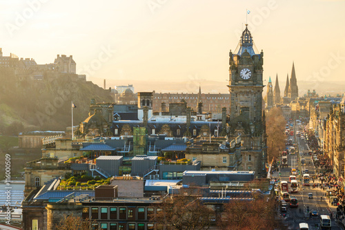 Old town Edinburgh and Edinburgh castle © f11photo