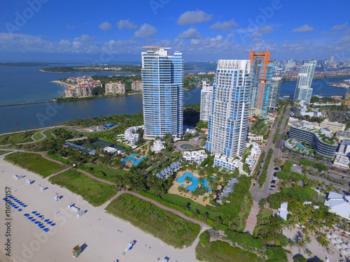 Canvas-taulu Aerial image of a beachfront scene in Miami Beach