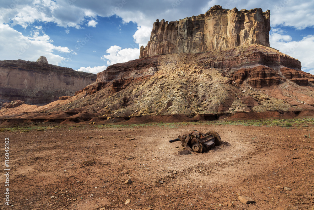 Fototapeta premium Discarded Engine in the San Rafael Swell