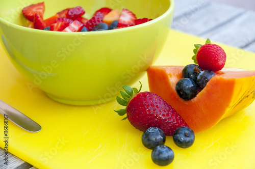 Mixed fruit and oatmeal breakfast