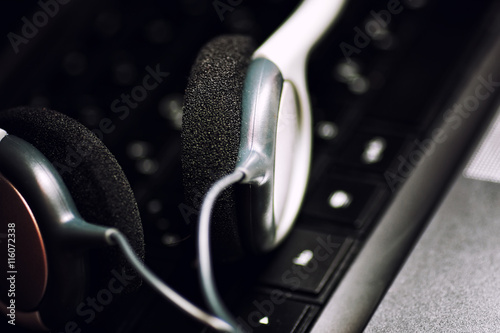 headphone earphone keyboard black