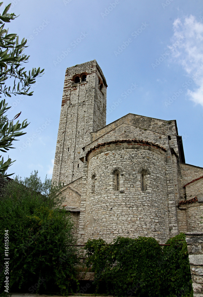 Pieve di San Giorgio in Valpolicella: abside  e campanile