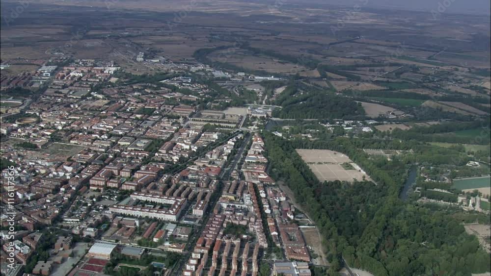 Approaching The Royal Palace Of Aranjuez