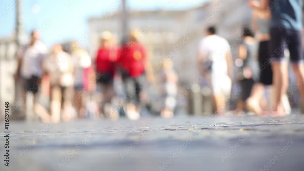 Roma, Piazza Navona, Turisti che passeggiano / Inquadratura sfuocata con turisti che passeggiano Roma, Piazza Navona, Turisti che passeggiano / Inquadratura sfuocata con turisti che passeggiano