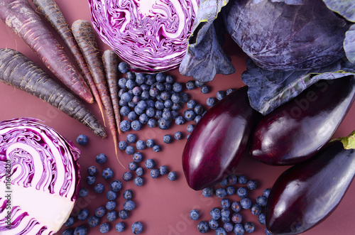 Fototapeta Purpurowe owoce i warzywa