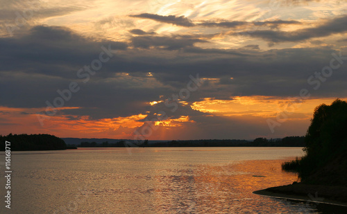 Fototapeta Naklejka Na Ścianę i Meble -  Beautiful sunset on the river