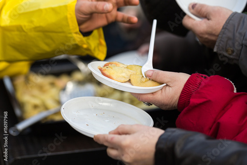 Obraz na płótnie Warm food for the poor and homeless