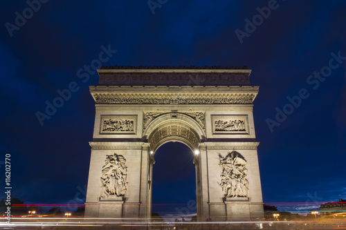 The Arch of Triumph at dusk