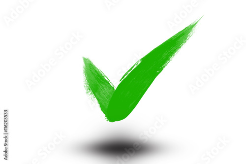 símbolo de aceptación en verde photo
