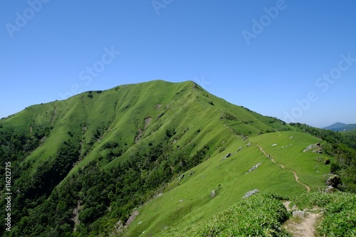 登山イメージ　徳島県剣山　ジロウギュウ
