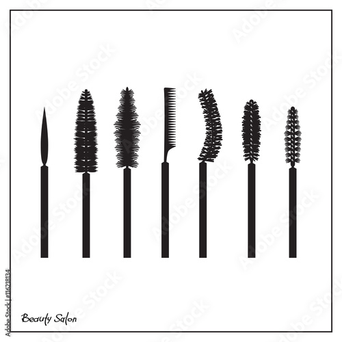 set of brushes mascara