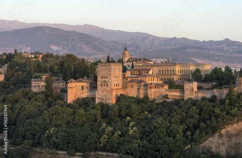 Hermosa alcazaba nazarí de la Alhambra de Granada, Andalucía