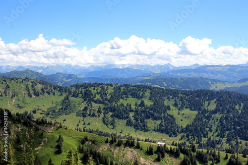 Fototapeta Naklejka Na Ścianę i Meble -  Bergpanorama mit weiteren Gipfeln im Hintergrund