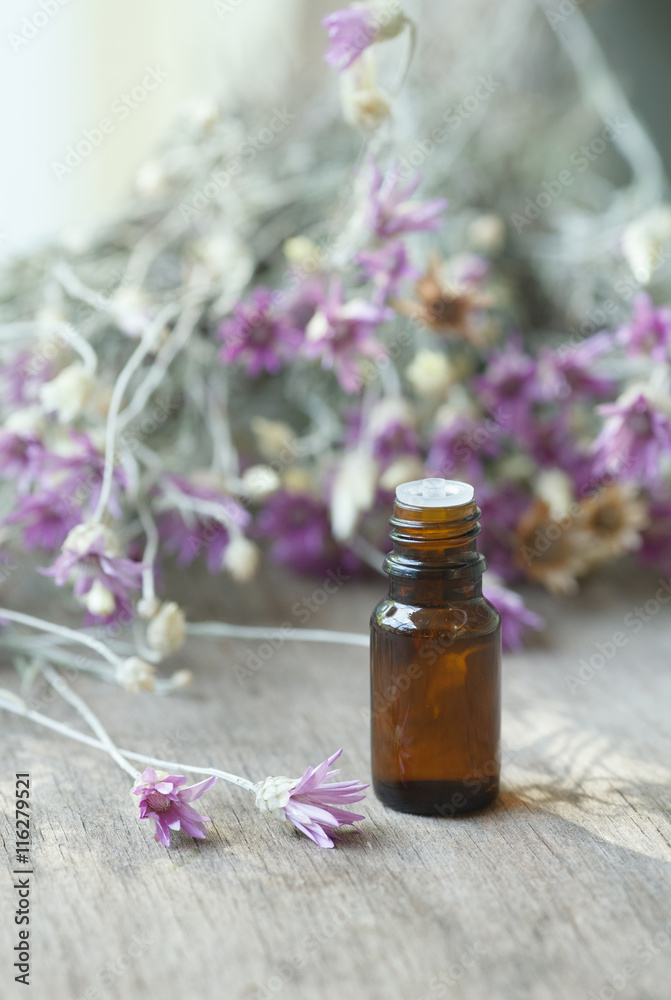 Helichrysum essential oil container Helichrysum essential oil container