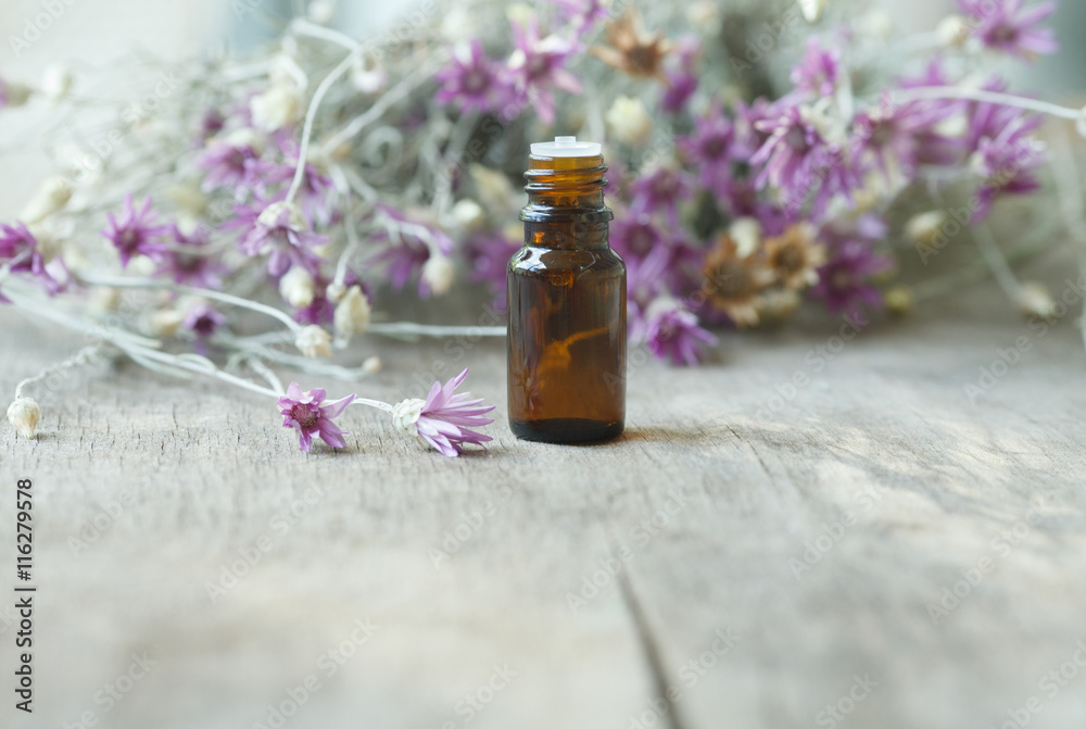 Helichrysum essential oil container Helichrysum essential oil container