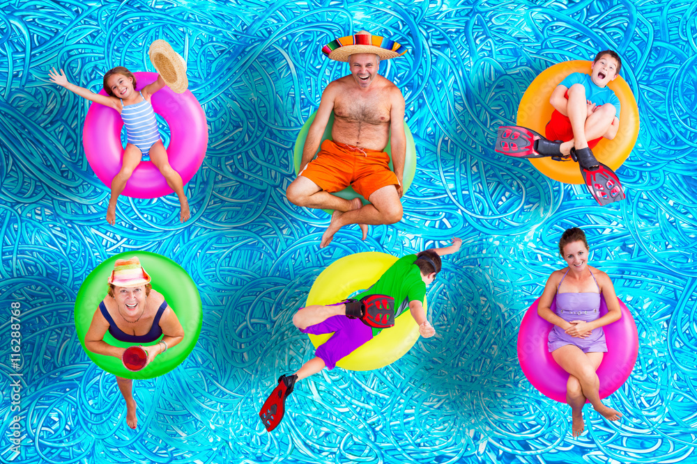 Family fun in the swimming pool in summer - obrazy, fototapety, plakaty 