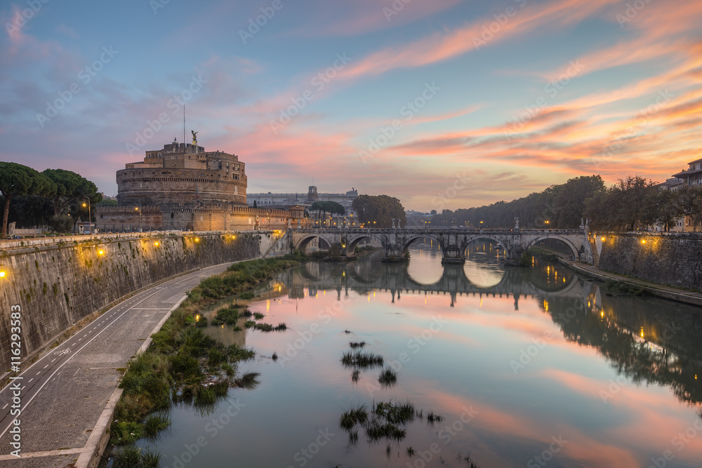 The fortress of Sant'Angelo (Castel Sant'Angelo) and bridge over river Tiber (Fiume Tevere) at a spectacular sunrise, Rome, Italy, Europe