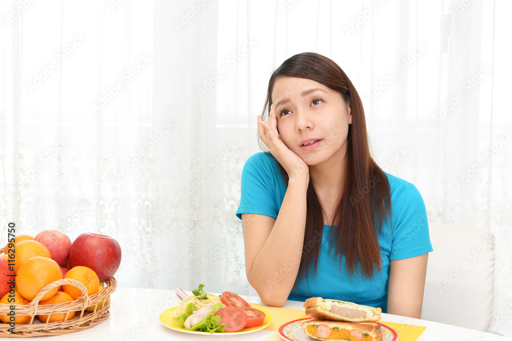 食欲不振の女性 食欲不振の女性