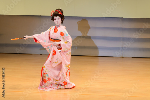 Japanese dance