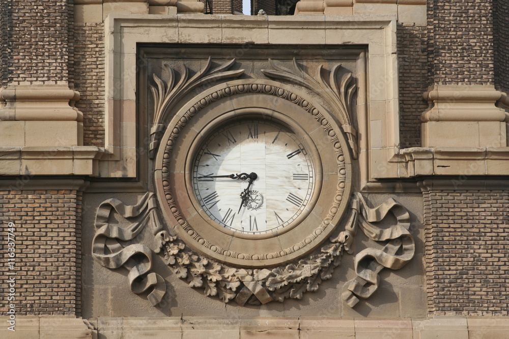 Reloj del campanario de Basílica del Pilar, Zaragoza Reloj del campanario de Basílica del Pilar, Zaragoza