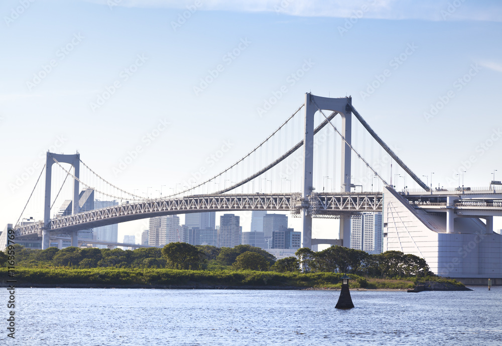Obraz premium Rainbow bridge, located at Odaiba Tokyo,