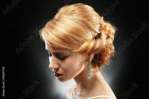 Portrait of young woman wit...