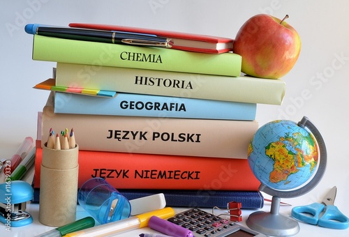 school supplies, subtitles in Polish