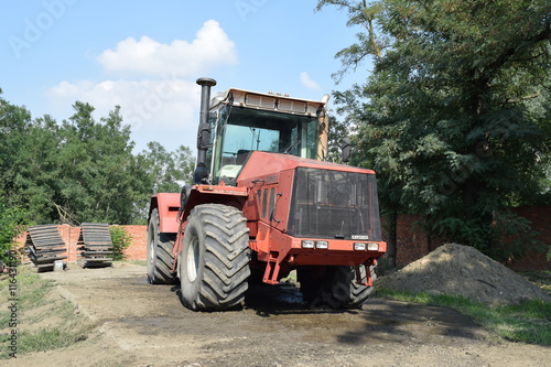 Tractor. Agricultural machinery.