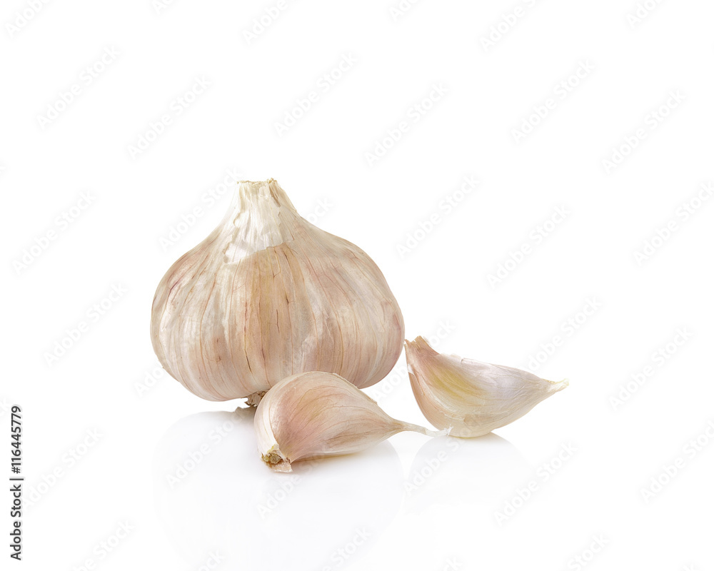 Obraz premium Garlic isolated on white background