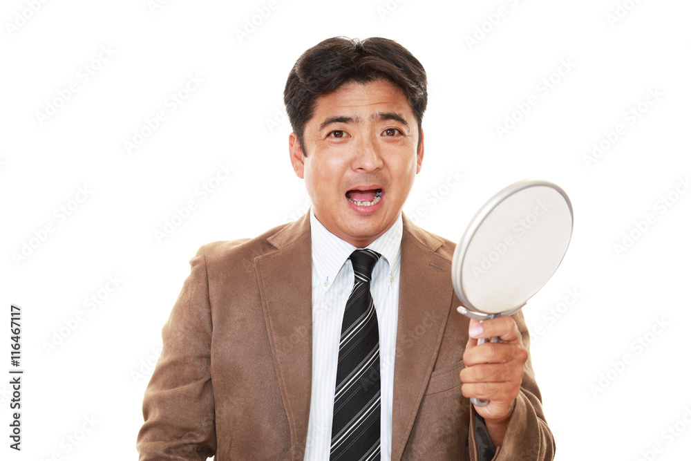 ヘアーセットに満足する男性 ヘアーセットに満足する男性