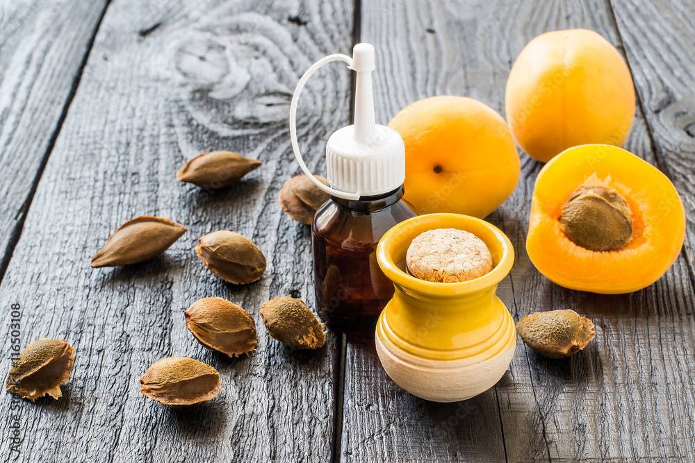 Essential oil from apricot kernels, fresh apricots and apricot s Essential oil from apricot kernels, fresh apricots and apricot s