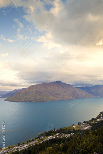 Mountain and lake view are commons if travelling thru roads in Queenstown.