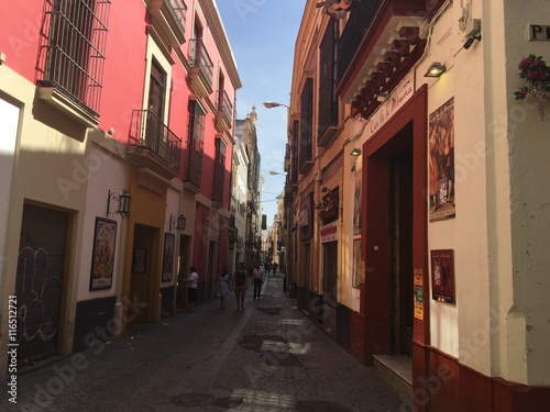 Narrow street in Seville © TravelTelly