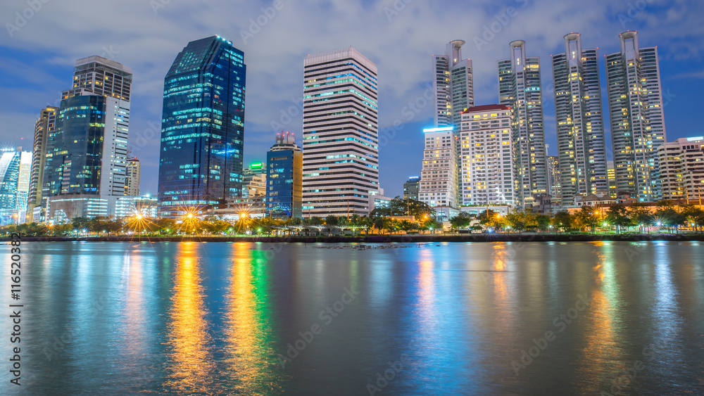 Fototapeta premium night cityscape Suan benja kitti in Bangkok ,Thailand.