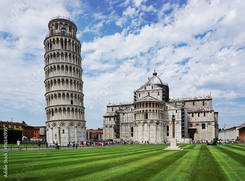 Canvastavla beautiful street view of Pisa, Pisa tower in pisa,Italy