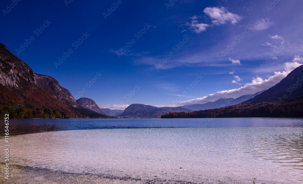 Obraz premium Landscape of beautiful nature, lake Bohinj, Slovenia.