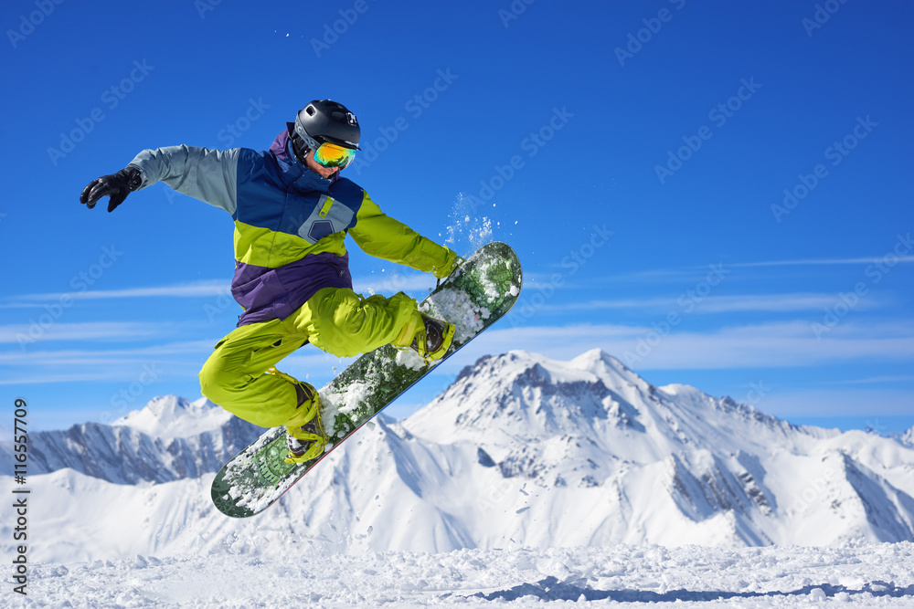 Snowboarder doing trick - obrazy, fototapety, plakaty 