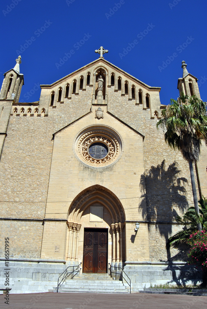 Fototapeta premium Treppen zur Kirche Arta in Mallorca 