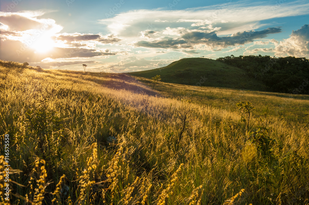 Obraz premium sunset at serra da nacastra, minas gerais, brazil