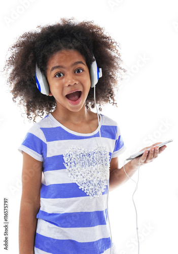 Afro-American little girl w...
