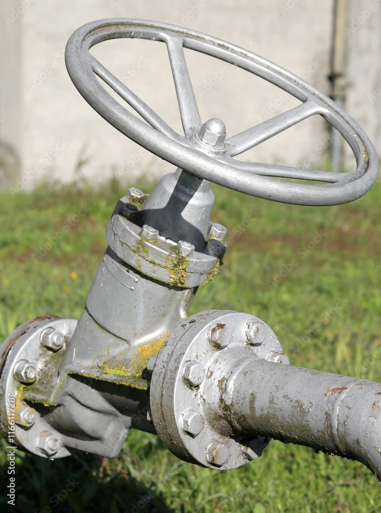 valve for closing and opening of the underground piping valve for closing and opening of the underground piping